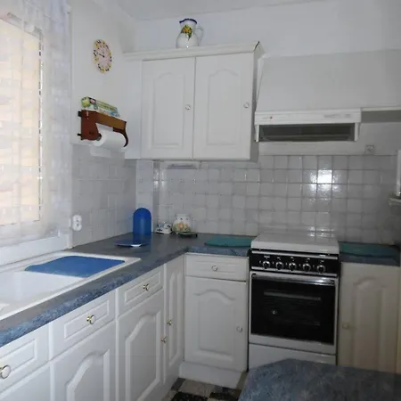 Daire Spacieux T2 4 Pers. Avec Parking Proche A Canet-plage - Fr-1-696-120