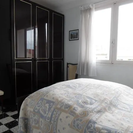 Spacieux T2 4 Pers. Avec Parking Proche A Canet-plage - Fr-1-696-120 Daire *