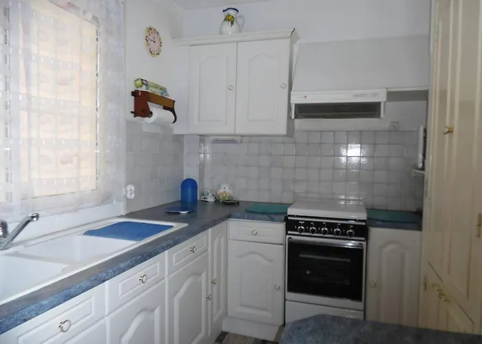 Appartement Spacieux T2 4 Pers. Avec Parking Proche A Canet-plage - Fr-1-696-120