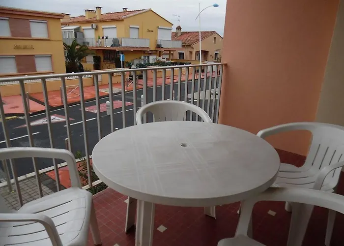 Spacieux T2 4 Pers. Avec Parking Proche A Canet-plage - Fr-1-696-120 Appartement
